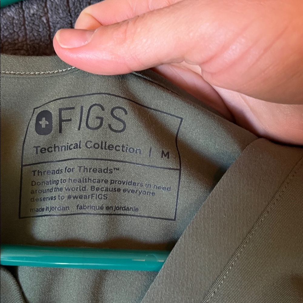 Figs OliveGreen Scrub Set - Picture 2 of 4